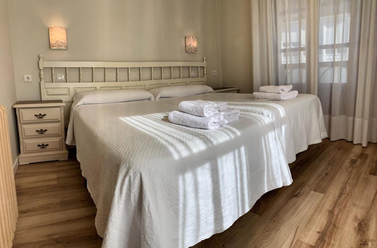 Hostal Restaurante Mendez Villafranca Del Bierzo Eksteriør bilde