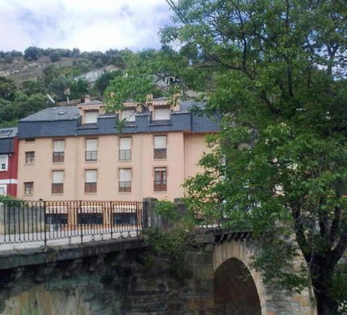 Hostal Restaurante Mendez Villafranca Del Bierzo Eksteriør bilde