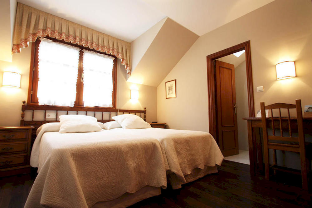 Hostal Restaurante Mendez Villafranca Del Bierzo Eksteriør bilde