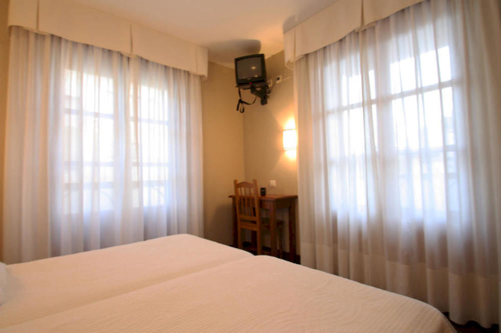 Hostal Restaurante Mendez Villafranca Del Bierzo Eksteriør bilde