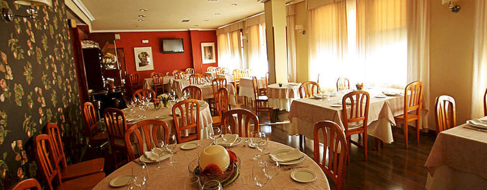 Hostal Restaurante Mendez Villafranca Del Bierzo Eksteriør bilde
